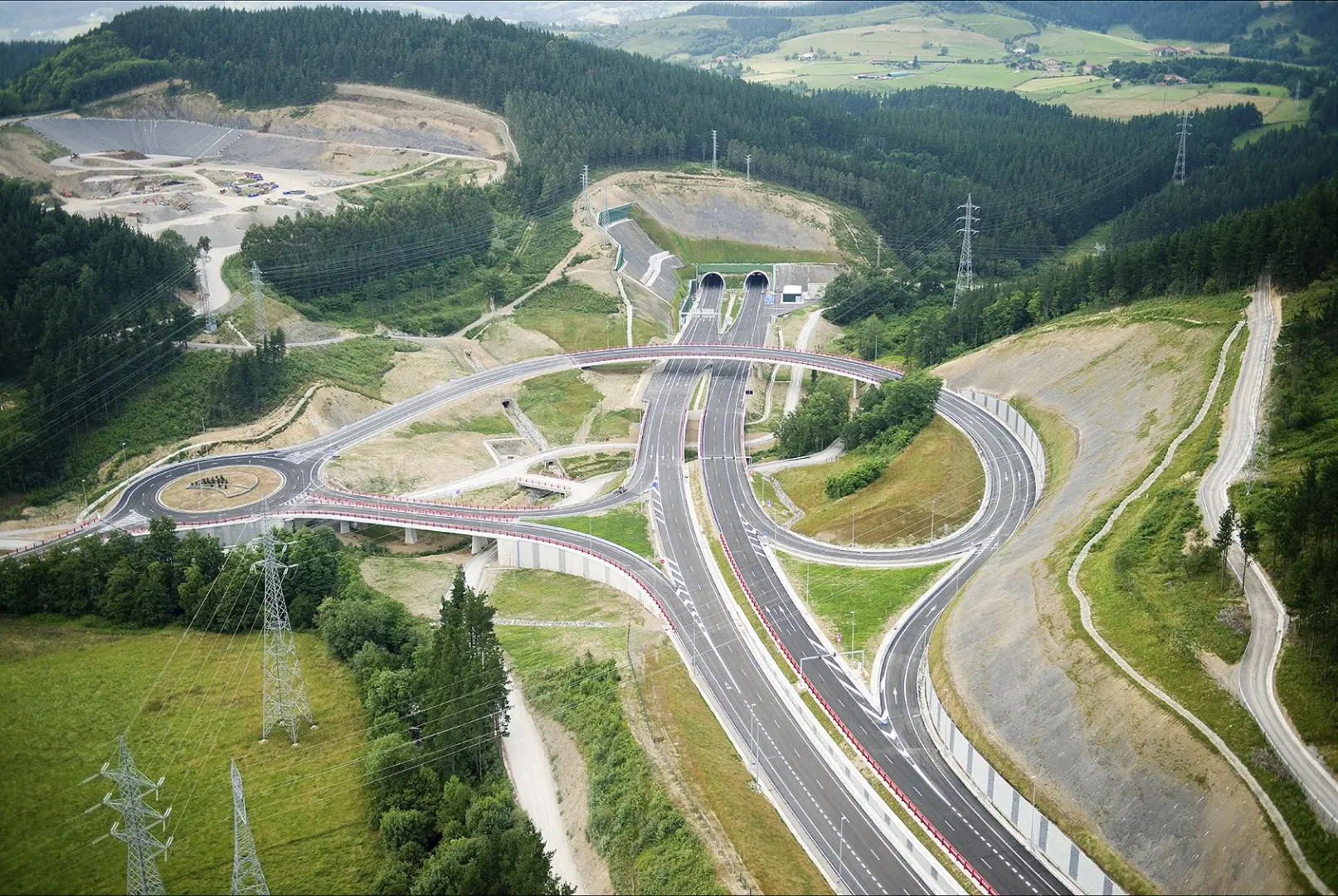 Picture of muros-ermua-autopista-gerediaga-2015-2.jpg